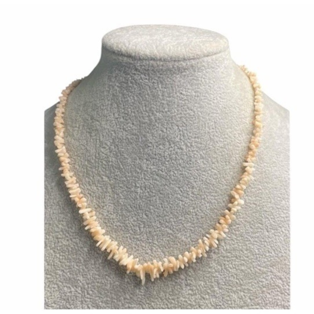 Vintage light pink chunky angel skin coral branch chips beaded necklace